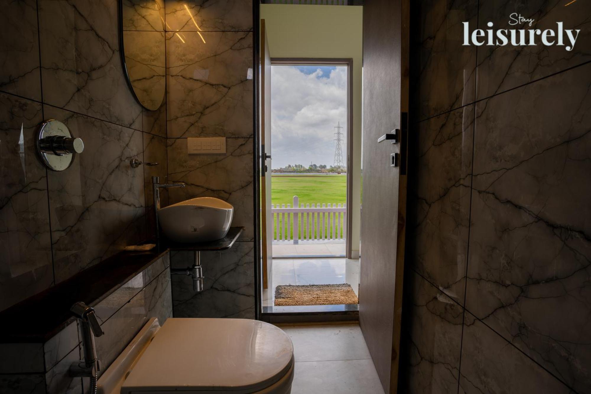 Stay Leisurely - Pavilion By The Hills, Lonavala - Stadium View Rooms Екстериор снимка