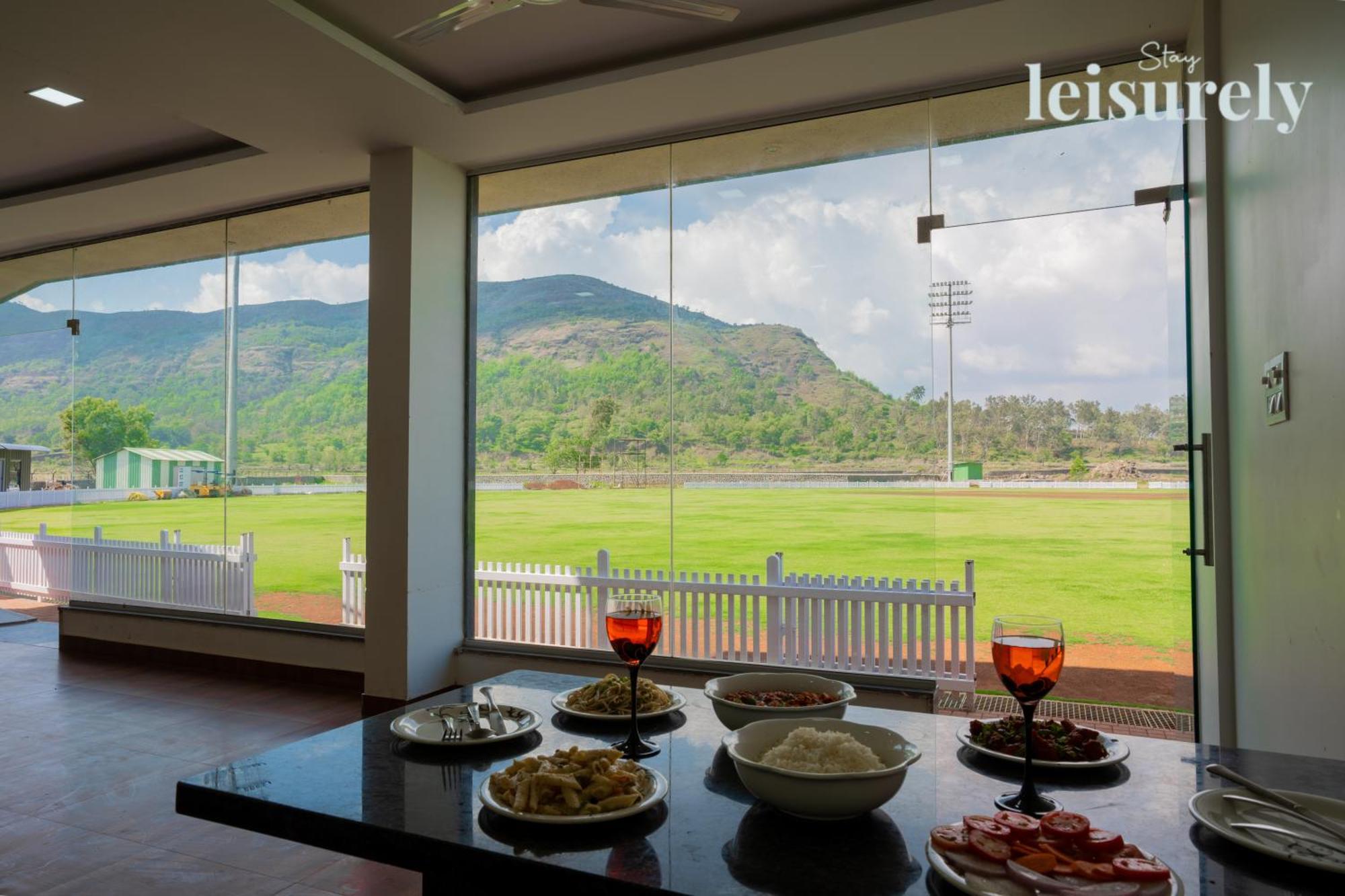Stay Leisurely - Pavilion By The Hills, Lonavala - Stadium View Rooms Екстериор снимка